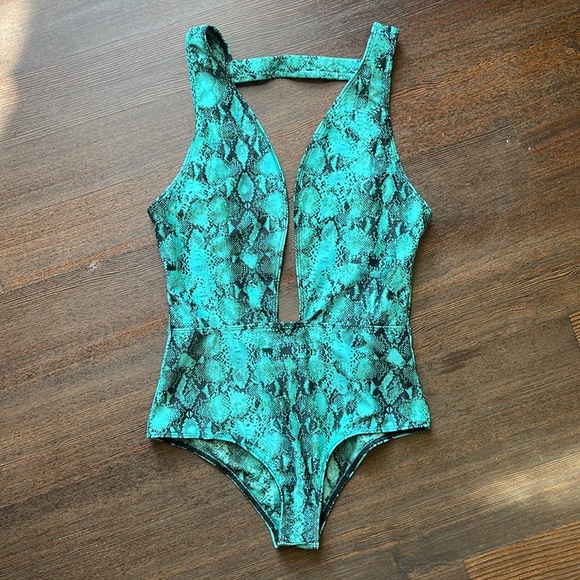 BEACH RIOT Vagabound Swimsuit in Venom XS - Picture 3 of 4